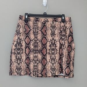 Shein XL brown snake print mini skirt. Like New. Stretchy, true to size.